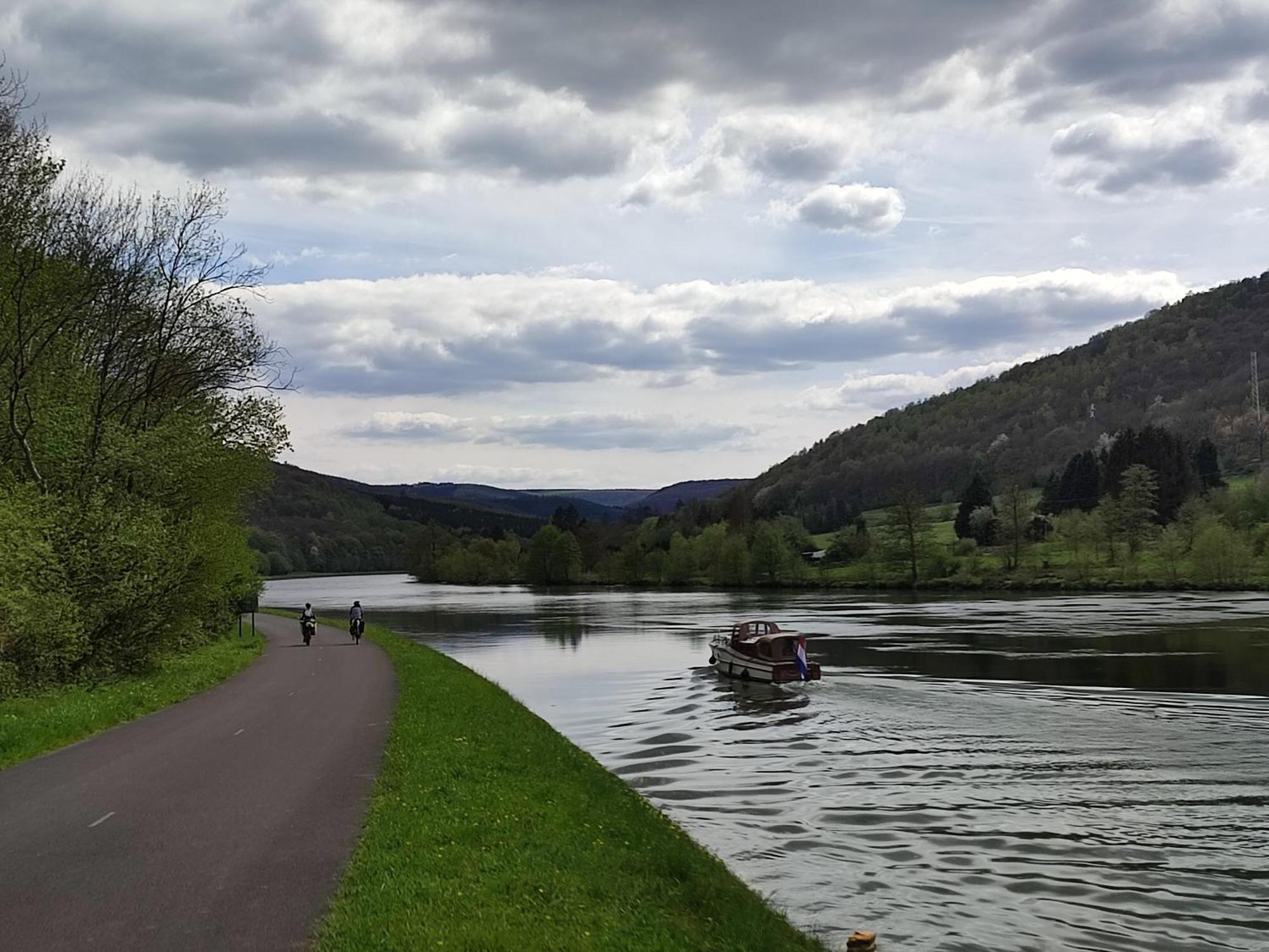 Entre Meuse Et Foret Revin  Eksteriør bilde