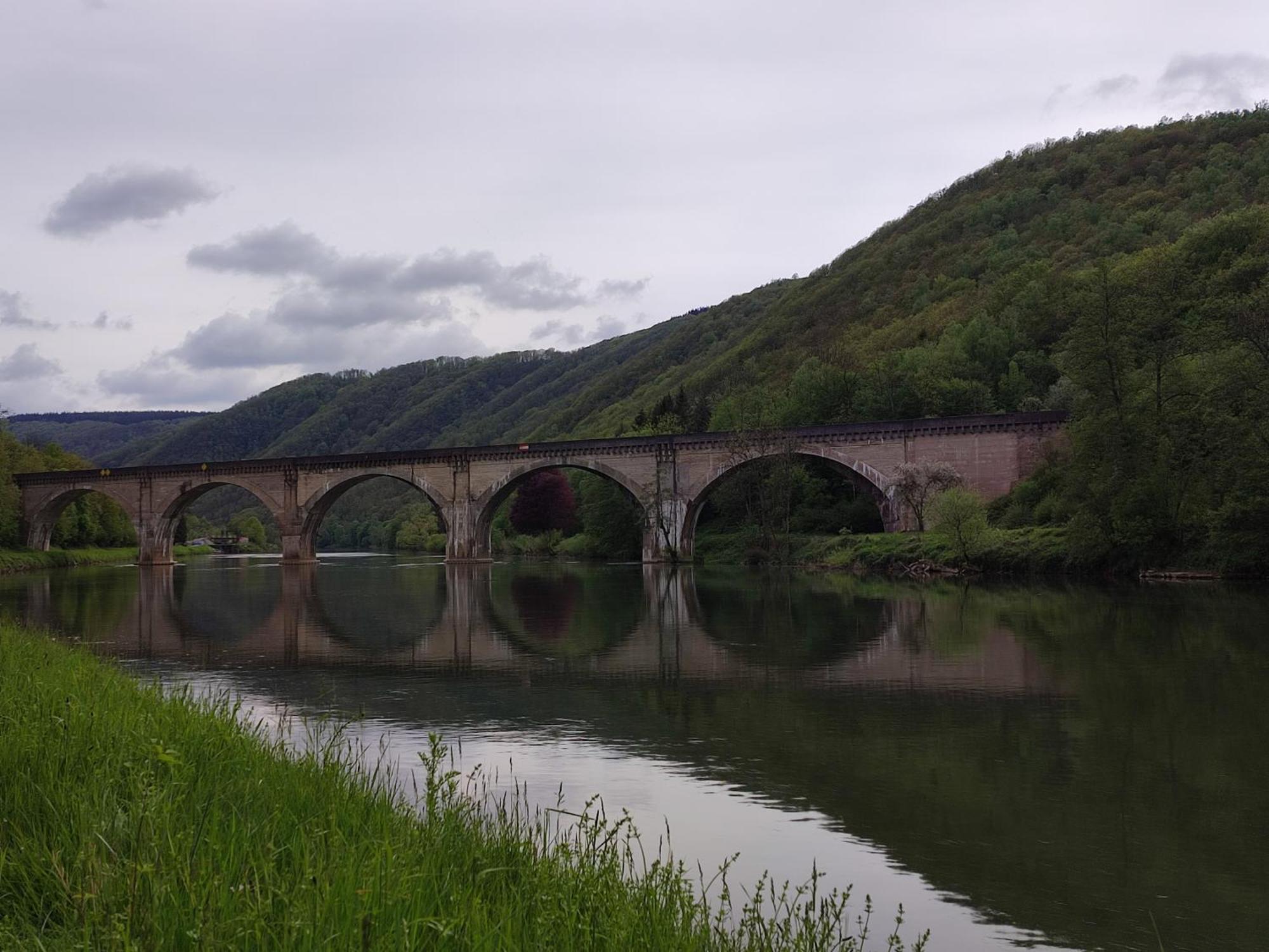 Entre Meuse Et Foret Revin  Eksteriør bilde
