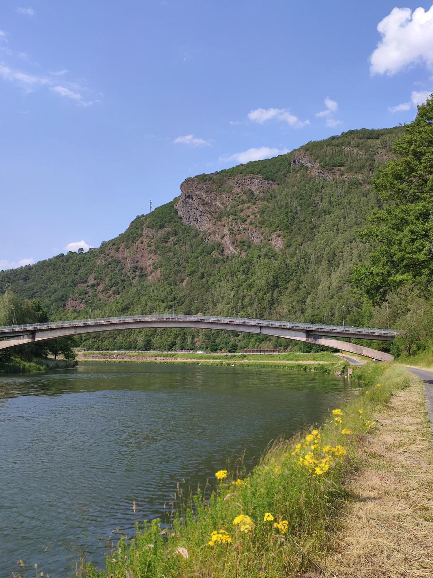 Entre Meuse Et Foret Revin  Eksteriør bilde