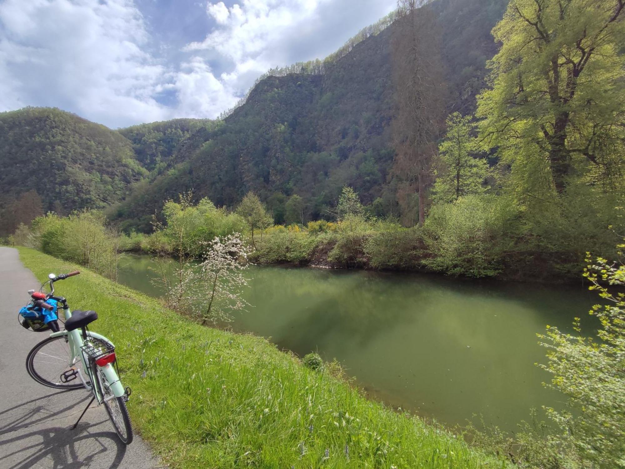 Entre Meuse Et Foret Revin  Eksteriør bilde
